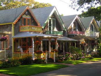 Martha's vineyard gingerbread houses