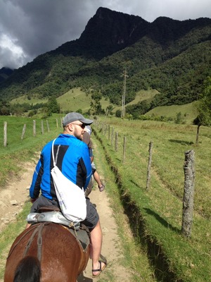 horse back raiding in Valle de Cocora